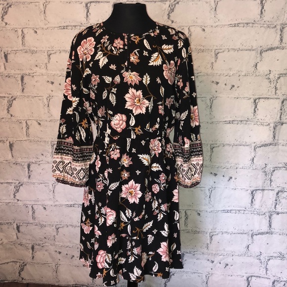 Old Navy Floral Dress - Picture 1 of 9